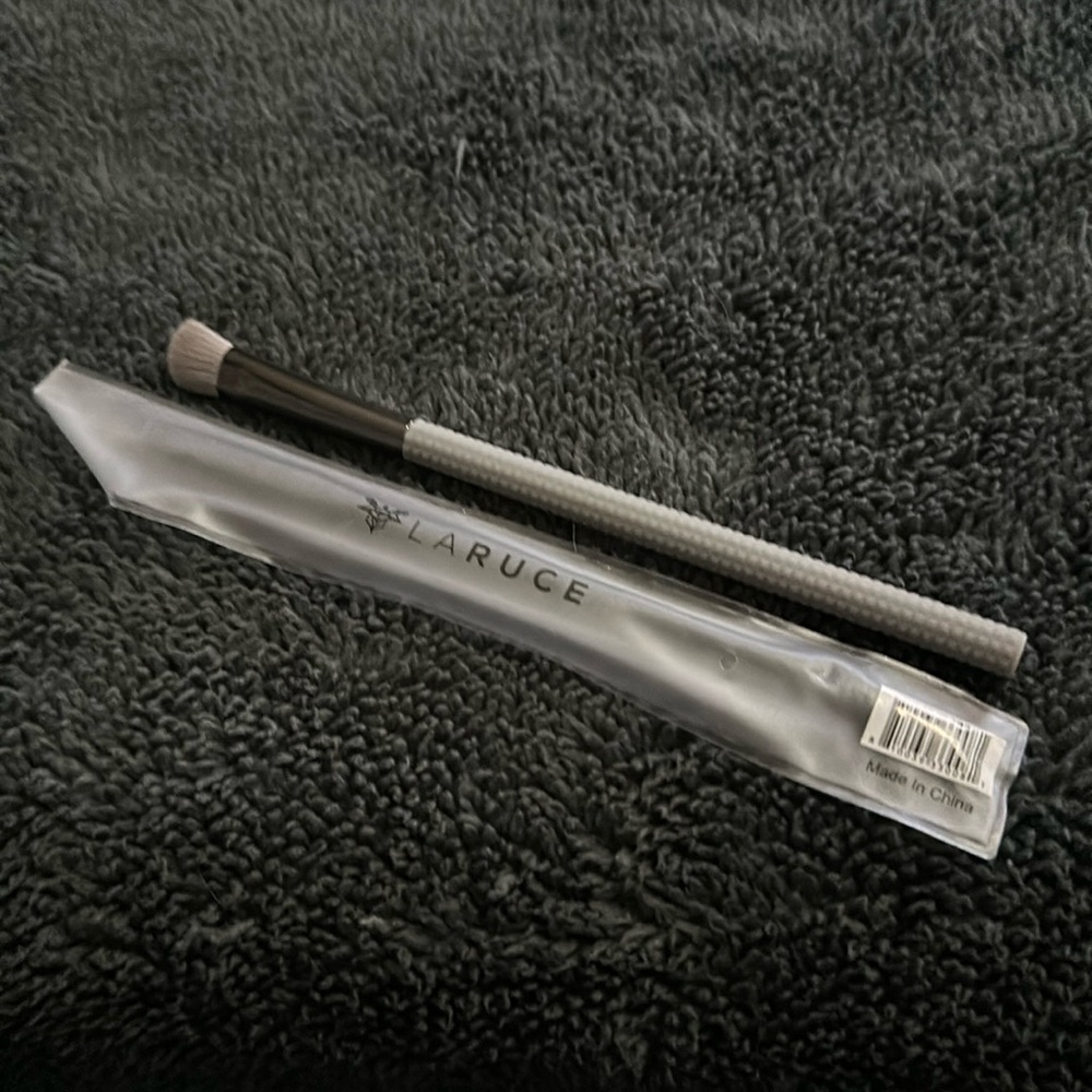 Laruce lr119 shadow brush